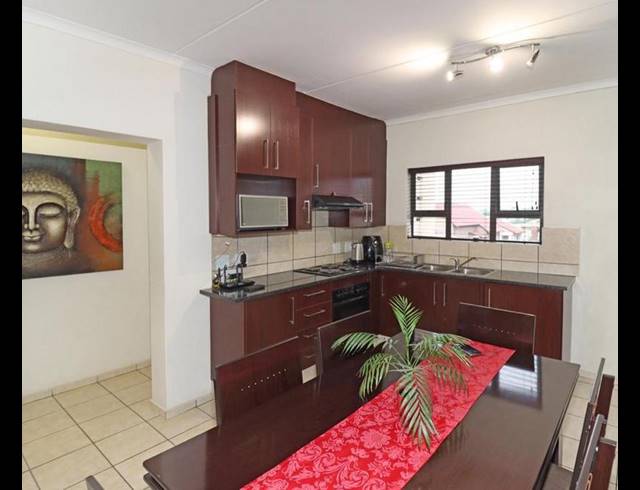 3 BEDROOM PROPERTY TO RENT IN BARBEQUE DOWNS